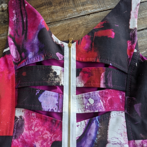 Escada Delphi Fantasy Dress - Picture 3 of 10